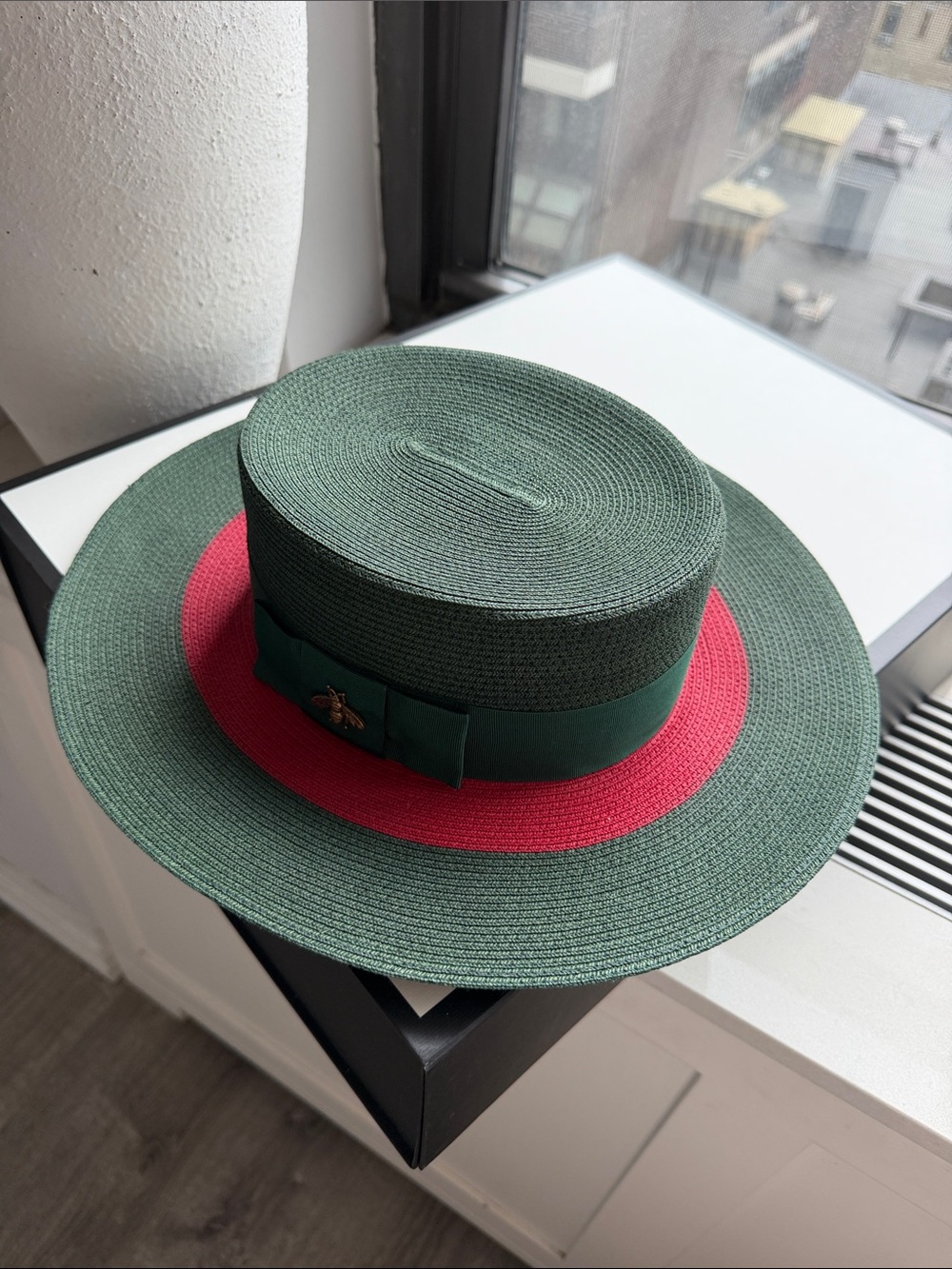 Gucci bee-detail lamé hat / limited edition
